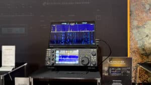 Elecraft K4 with LED monitor